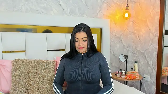 EmaBakker online show from April 5, 2026, 7:49 am