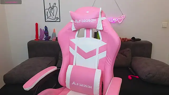 Milas Dreams online show from October 16, 2025, 7:37 pm