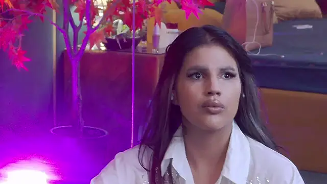 GiuliaHarvey online show from September 18, 2025, 12:01 am