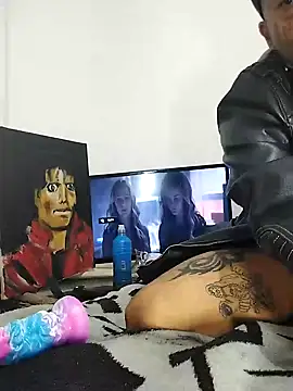 Snapshot of Daretodeviate chatting on October 23, 2025, 1:32 pm Daretodeviate online show from October 23, 2025, 1:32 pm