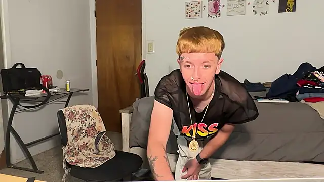 twentywithafelonyy online show from November 4, 2025, 2:10 am