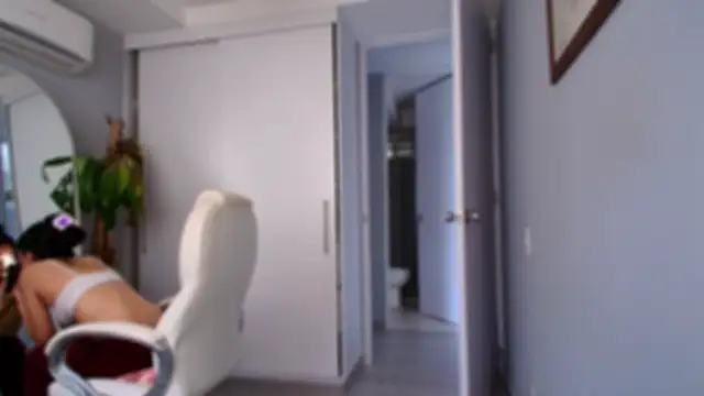 auroracaruso11 online show from October 21, 2025, 8:09 pm