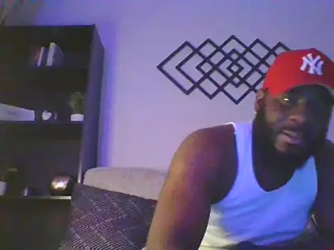 Snapshot of Stayinalive1992 chatting on December 31, 2024, 7:10 am Stayinalive1992 online show from December 31, 2024, 7:10 am