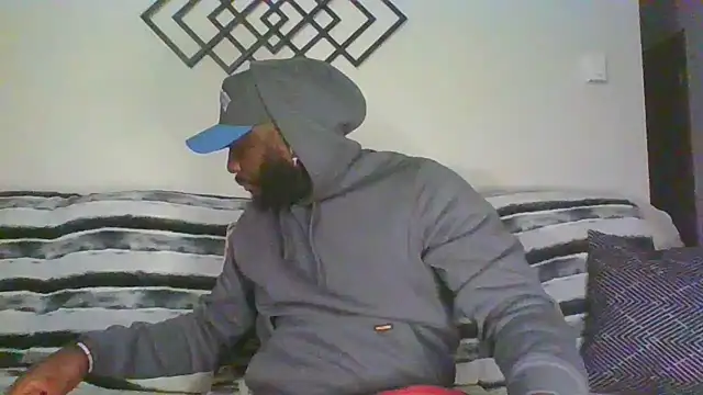 Stayinalive1992 online show from December 17, 2025, 2:39 am