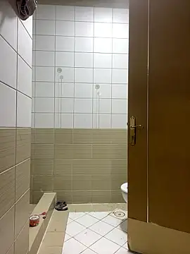 Snapshot of Layla-daloua chatting on January 7, 2026, 11:51 pm Layla-daloua online show from January 7, 2026, 11:51 pm