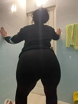 Snapshot of Layla-daloua chatting on February 1, 2026, 11:03 pm Layla-daloua online show from February 1, 2026, 11:03 pm