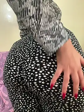 Snapshot of Layla-daloua chatting on March 26, 2026, 5:07 pm Layla-daloua online show from March 26, 2026, 5:07 pm