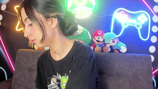 ParisFox  online show from January 14, 2025, 11:37 pm