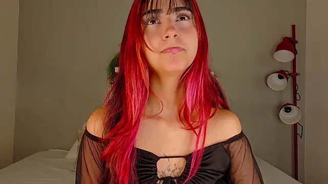 ParisFox  online show from December 4, 2025, 7:55 pm