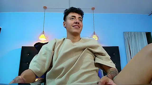 Snapshot of Lobo_17_ chatting on January 15, 2025, 7:05 am Lobo 17 online show from January 15, 2025, 7:05 am