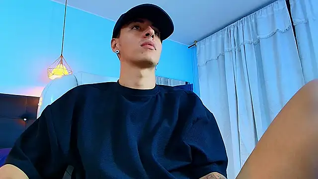 Snapshot of Lobo_17_ chatting on January 31, 2025, 7:18 am Lobo 17 online show from January 31, 2025, 7:18 am