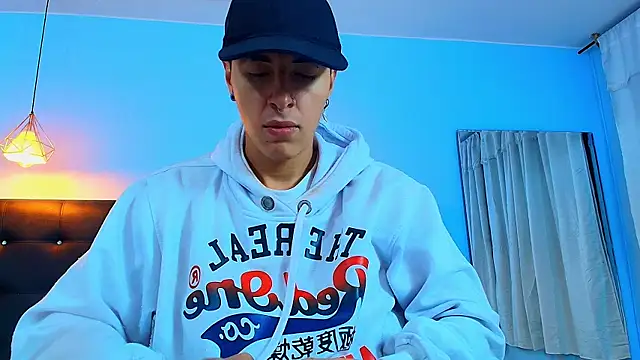 Snapshot of Lobo_17_ chatting on February 1, 2025, 8:18 am Lobo 17 online show from February 1, 2025, 8:18 am