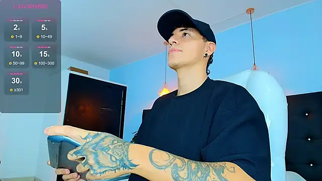 Snapshot of Lobo_17_ chatting on September 17, 2025, 3:41 am Lobo 17 online show from September 17, 2025, 3:41 am