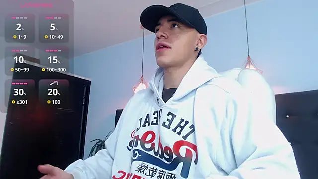 Snapshot of Lobo_17_ chatting on October 8, 2025, 3:48 am Lobo 17 online show from October 8, 2025, 3:48 am