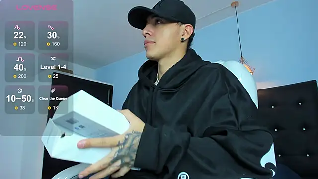 Snapshot of Lobo_17_ chatting on November 4, 2025, 3:38 am Lobo 17 online show from November 4, 2025, 3:38 am