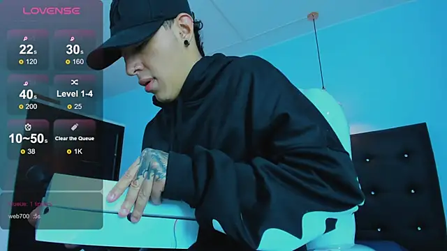 Snapshot of Lobo_17_ chatting on November 8, 2025, 3:39 am Lobo 17 online show from November 8, 2025, 3:39 am