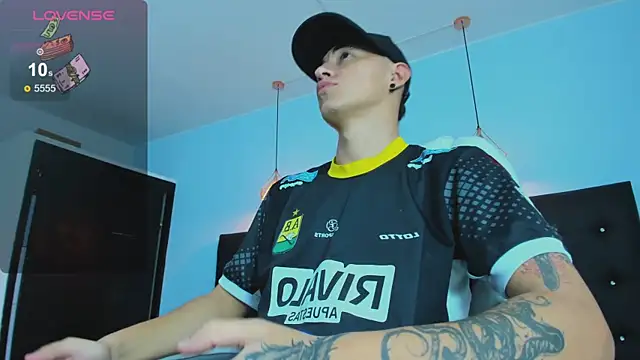 Snapshot of Lobo_17_ chatting on November 9, 2025, 3:49 am Lobo 17 online show from November 9, 2025, 3:49 am