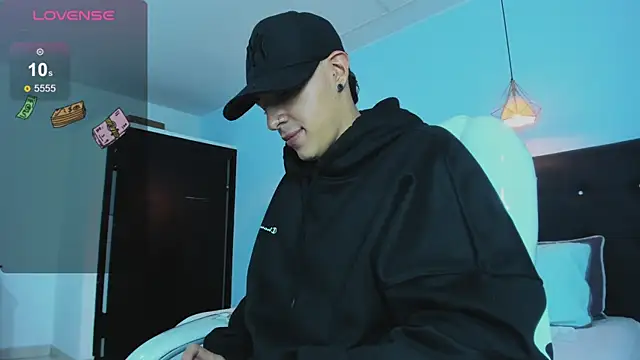 Snapshot of Lobo_17_ chatting on November 16, 2025, 3:45 am Lobo 17 online show from November 16, 2025, 3:45 am