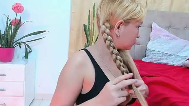 Annaraquel  online show from November 6, 2025, 4:02 am