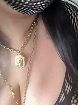 Snapshot of belquiis chatting on February 15, 2026, 10:36 am belquiis online show from February 15, 2026, 10:36 am