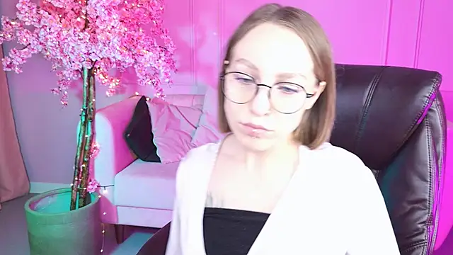 Snapshot of AphexQueen chatting on January 13, 2025, 1:17 pm AphexQueen online show from January 13, 2025, 1:17 pm