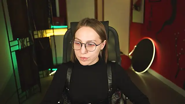 Snapshot of AphexQueen chatting on February 13, 2025, 9:20 am AphexQueen online show from February 13, 2025, 9:20 am