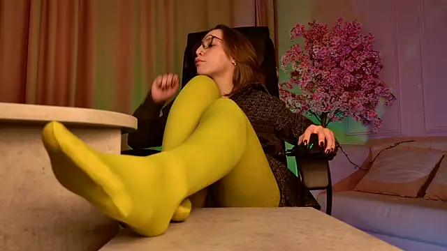 Snapshot of AphexQueen chatting on October 15, 2025, 10:15 am AphexQueen online show from October 15, 2025, 10:15 am