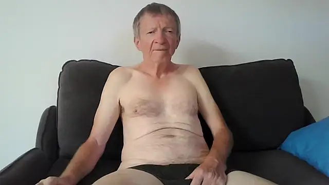 naturiste974 online show from December 18, 2025, 7:58 am