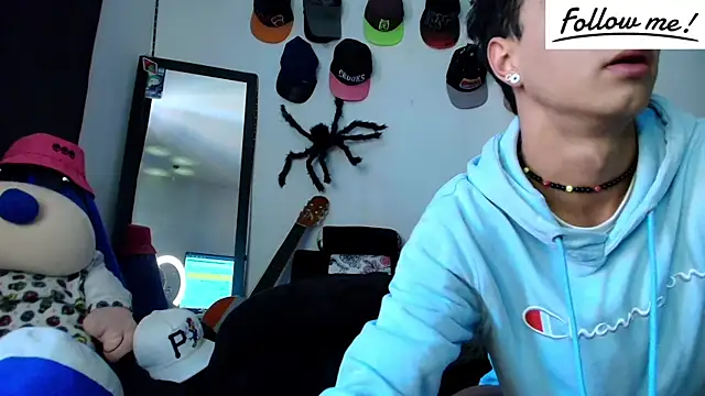 twink sebas  online show from December 11, 2024, 4:20 pm