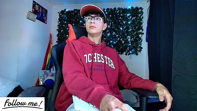 twink sebas  online show from January 11, 2025, 2:15 pm