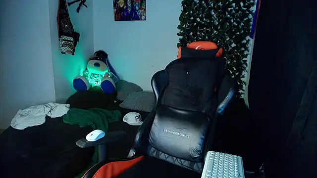 twink sebas  online show from February 9, 2025, 6:33 am