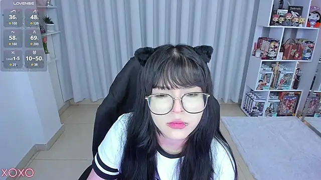 Snapshot of misshoneyxxx chatting on May 5, 2026, 2:41 am misshoneyxxx online show from May 5, 2026, 2:41 am
