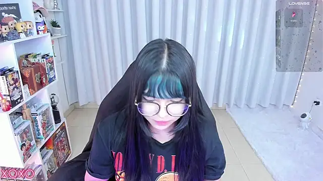 Snapshot of misshoneyxxx chatting on May 17, 2026, 3:37 am misshoneyxxx online show from May 17, 2026, 3:37 am