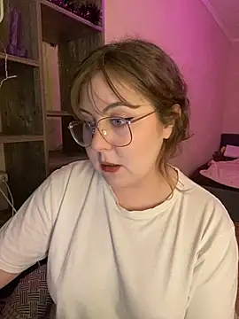 cinnabon  online show from January 18, 2025, 7:15 pm