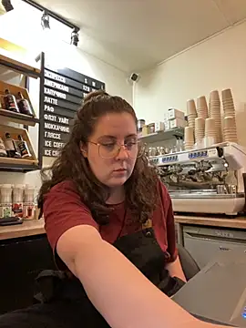 cinnabon  online show from October 9, 2025, 3:21 pm