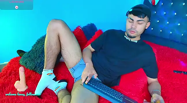 Snapshot of kalivan_voinesscu chatting on December 6, 2024, 5:42 am kalivan voinesscu online show from December 6, 2024, 5:42 am