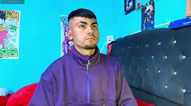 Snapshot of kalivan_voinesscu chatting on January 15, 2025, 4:47 am kalivan voinesscu online show from January 15, 2025, 4:47 am