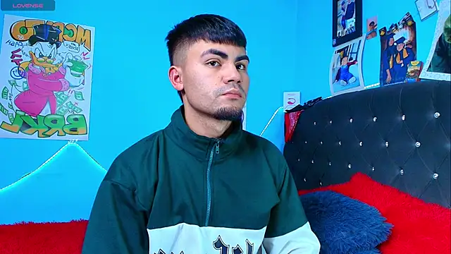 Snapshot of kalivan_voinesscu chatting on March 10, 2025, 7:21 am kalivan voinesscu online show from March 10, 2025, 7:21 am