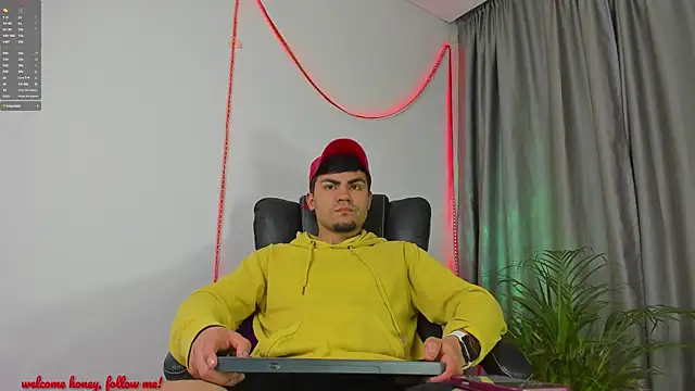 Snapshot of kalivan_voinesscu chatting on October 6, 2025, 5:27 am kalivan voinesscu online show from October 6, 2025, 5:27 am