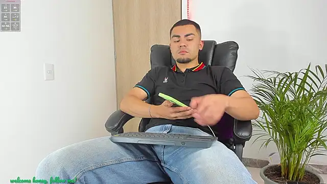 kalivan voinesscu online show from March 6, 2026, 5:59 am