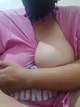 chouchitta123 online show from September 19, 2025, 9:04 pm