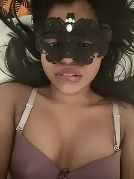 Snapshot of Bella_Luna18 chatting on December 11, 2024, 7:14 pm Bella Luna18 online show from December 11, 2024, 7:14 pm