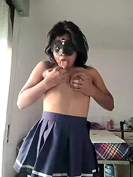 Snapshot of Bella_Luna18 chatting on December 13, 2024, 7:15 am Bella Luna18 online show from December 13, 2024, 7:15 am