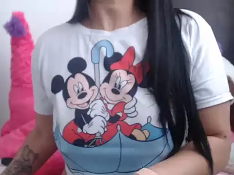 Emma  W online show from February 12, 2025, 5:37 pm