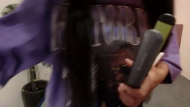 CarolineBrunx online show from March 4, 2025, 9:40 am