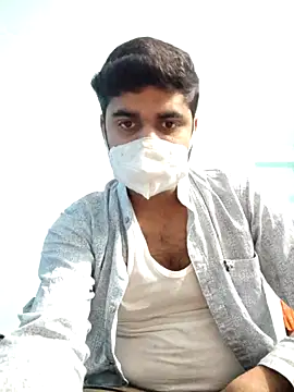 Snapshot of Ishan003 chatting on May 9, 2026, 6:35 pm Ishan003 online show from May 9, 2026, 6:35 pm