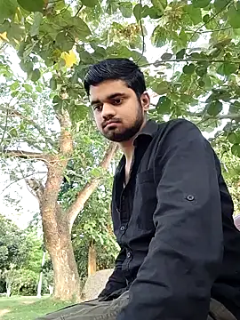 Snapshot of Ishan003 chatting on May 12, 2026, 12:41 am Ishan003 online show from May 12, 2026, 12:41 am