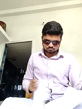 Snapshot of Ishan003 chatting on June 1, 2026, 4:25 am Ishan003 online show from June 1, 2026, 4:25 am