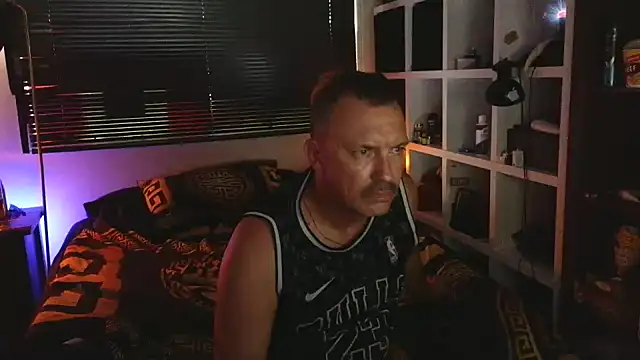 LukedavidDestroys online show from March 9, 2026, 4:49 am