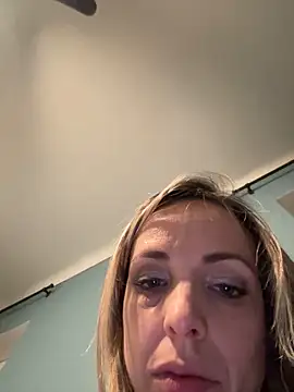 Annelibre online show from January 31, 2025, 8:54 pm